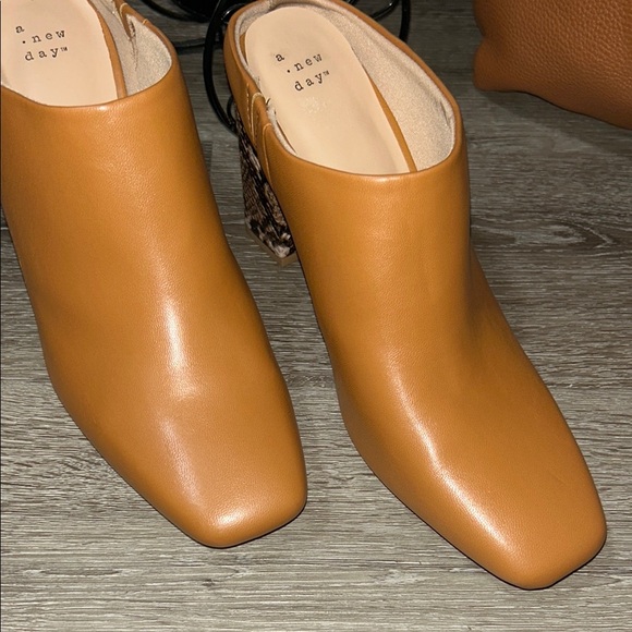 A New Day Tan Mules Smooth Leather Slip-On - Picture 12 of 12